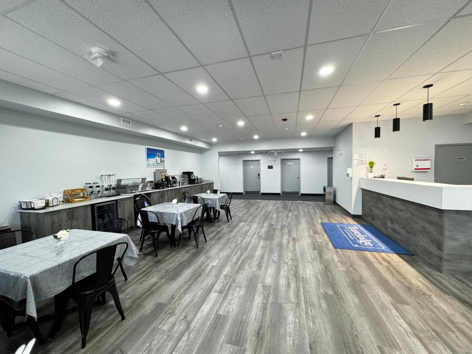 Travelodge By Wyndham Cochrane Eksteriør bilde