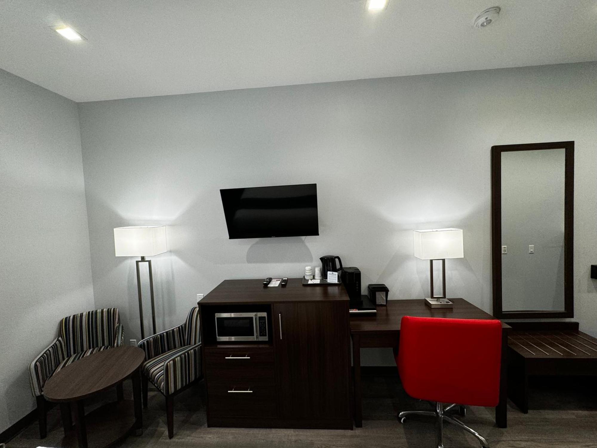 Travelodge By Wyndham Cochrane Eksteriør bilde