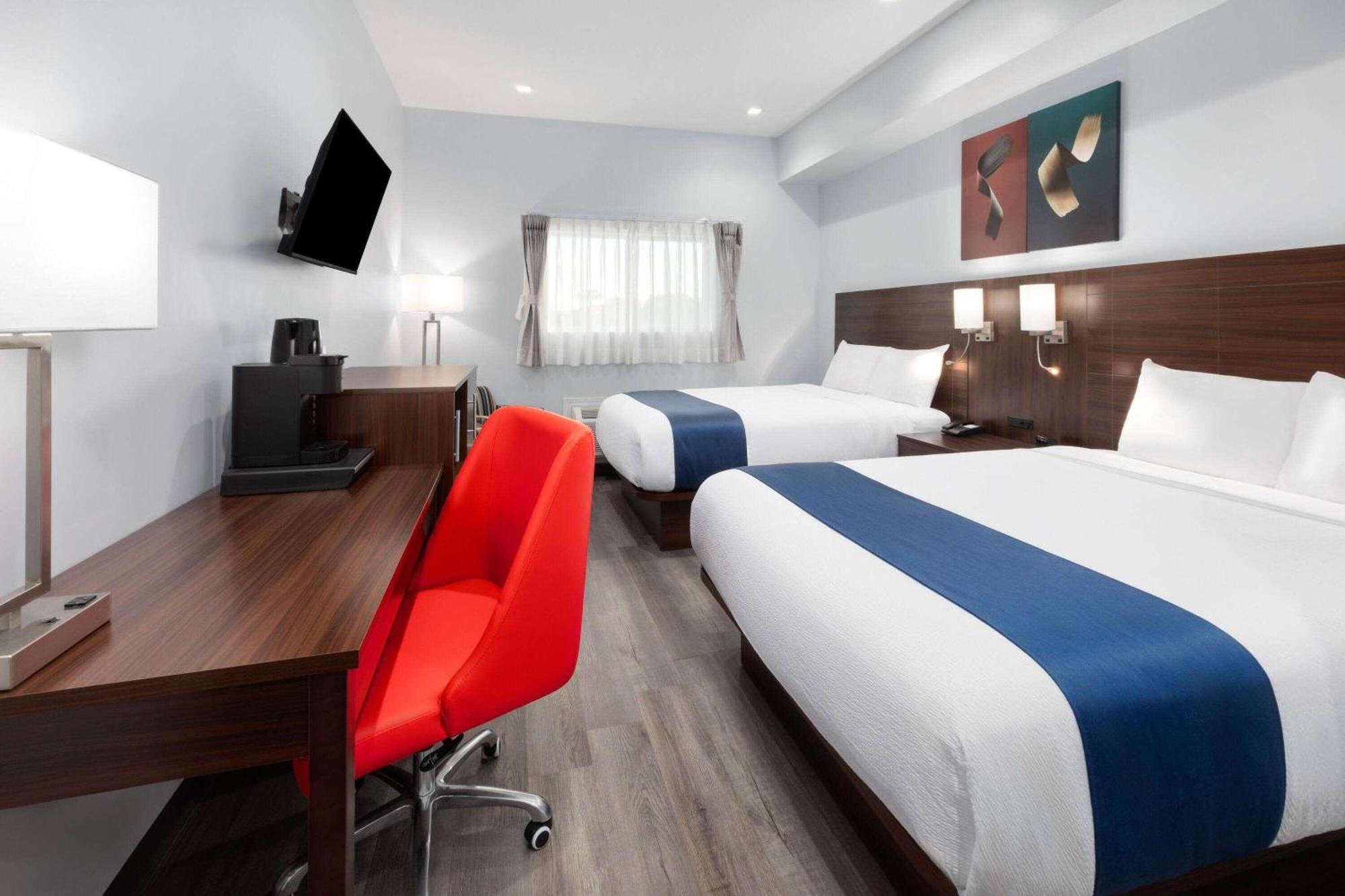 Travelodge By Wyndham Cochrane Eksteriør bilde