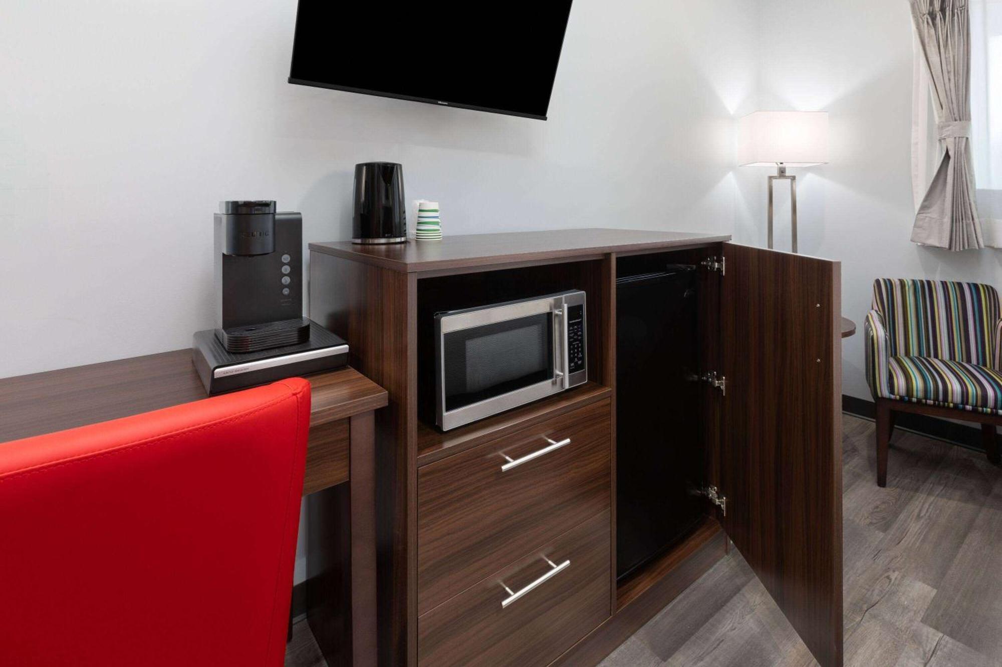 Travelodge By Wyndham Cochrane Eksteriør bilde