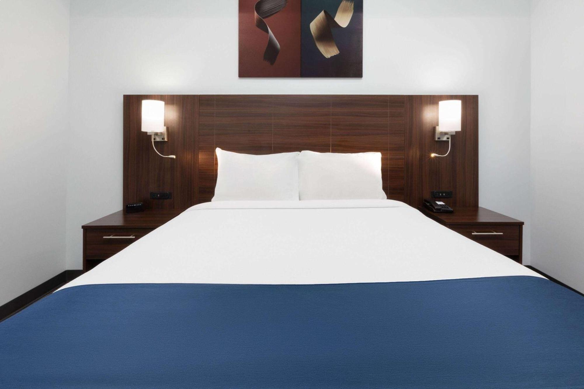 Travelodge By Wyndham Cochrane Eksteriør bilde