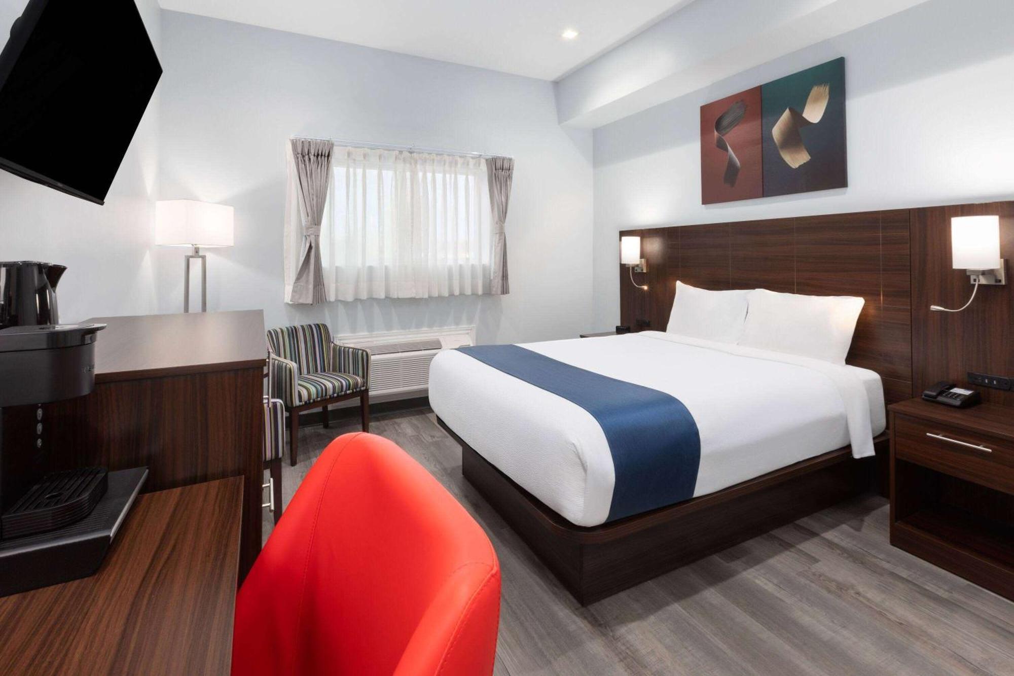 Travelodge By Wyndham Cochrane Eksteriør bilde