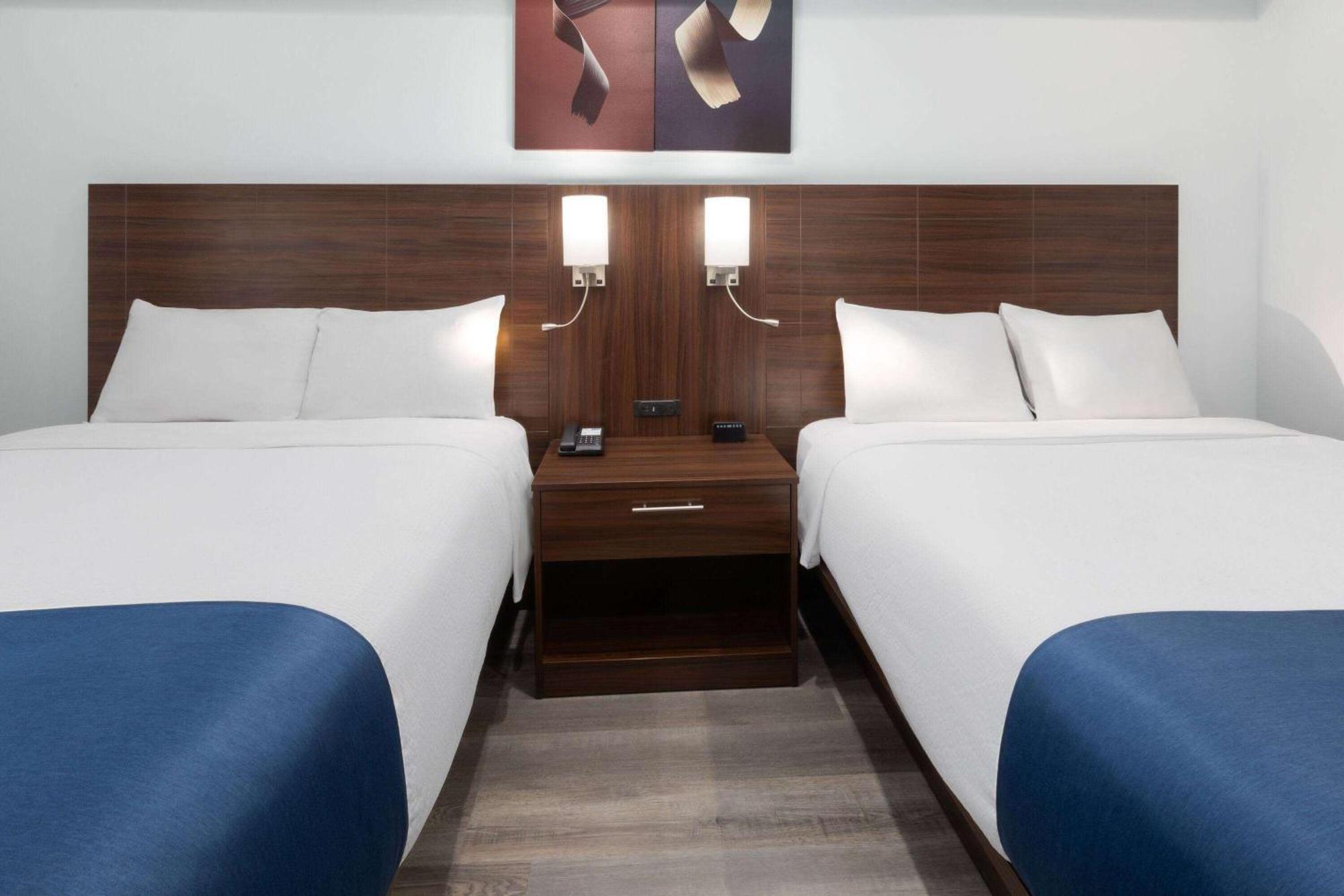 Travelodge By Wyndham Cochrane Eksteriør bilde