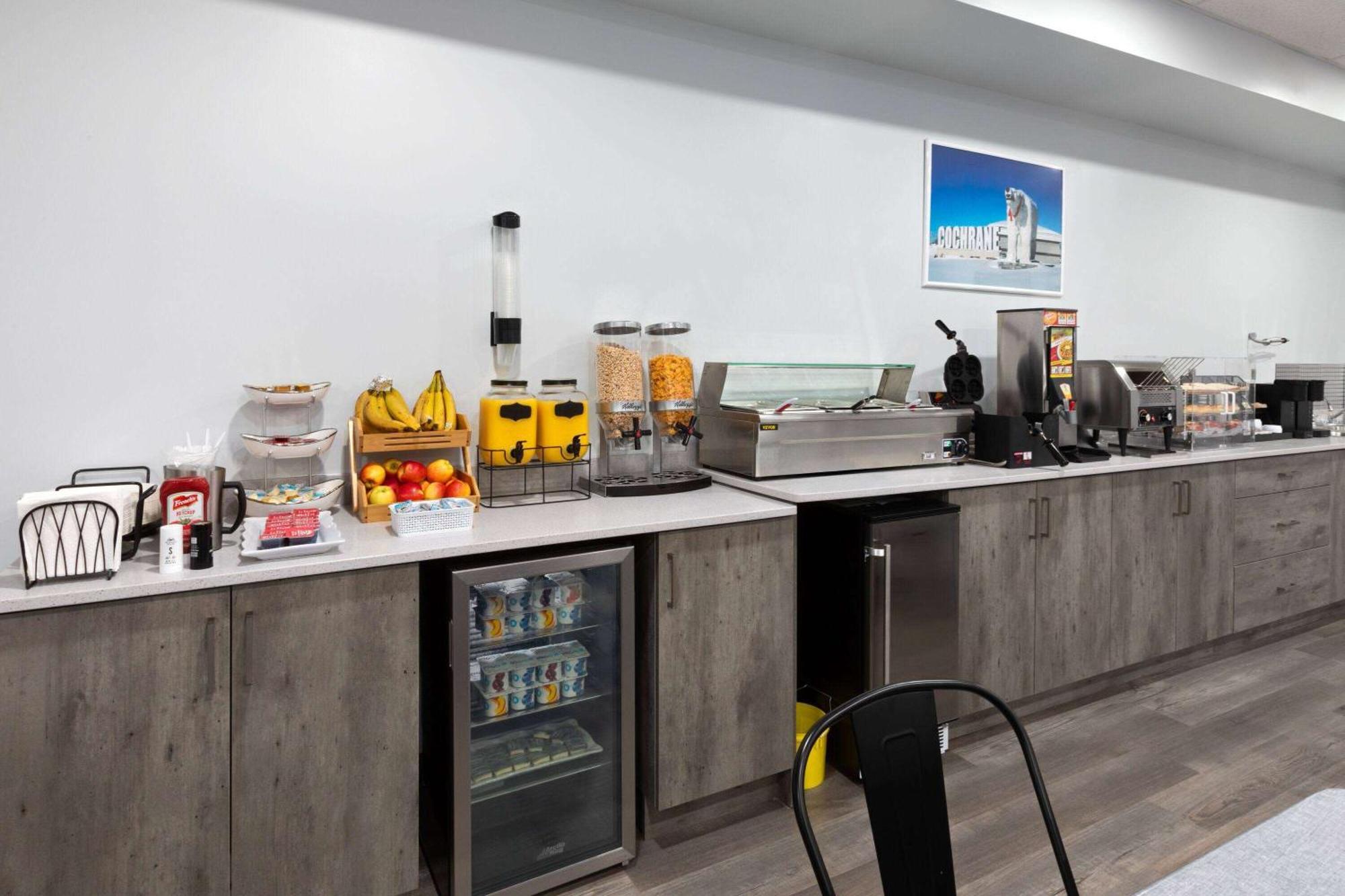 Travelodge By Wyndham Cochrane Eksteriør bilde